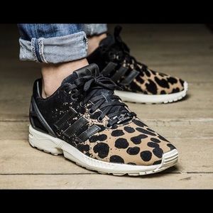 Like new cheetah adidas shoes SIZE 9